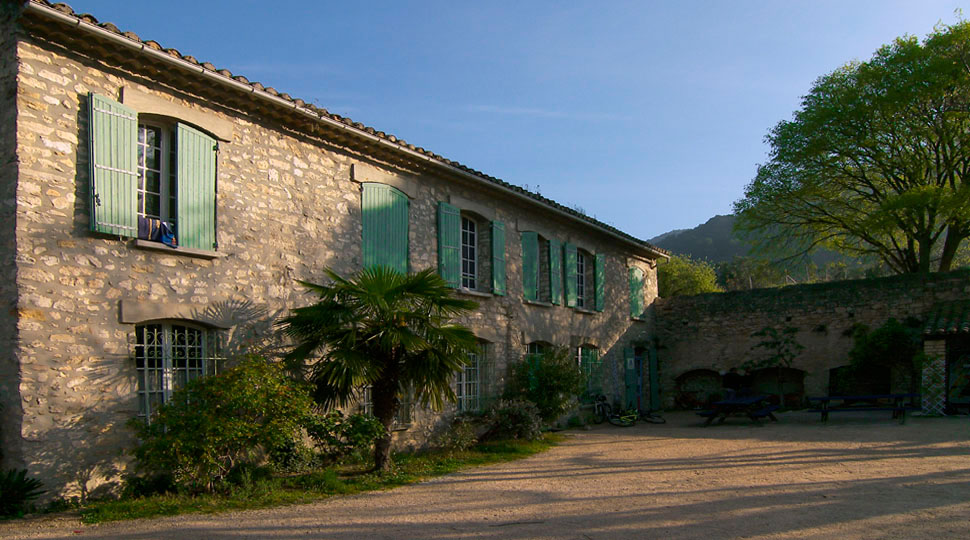 Fontaine de Vaucluse Jugendherberge Innenhof